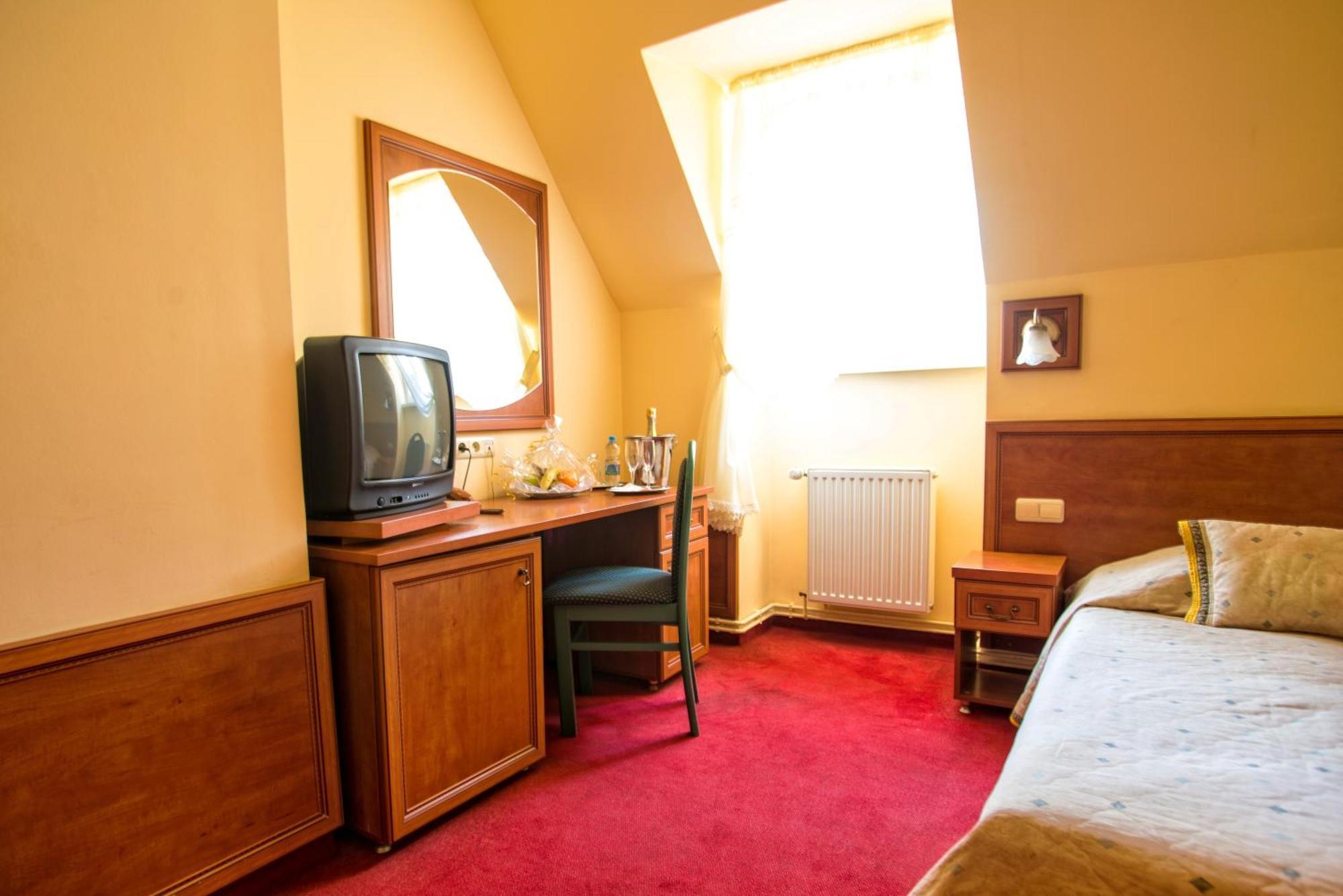 Hotel Adalbertus Gniezno Habitación foto